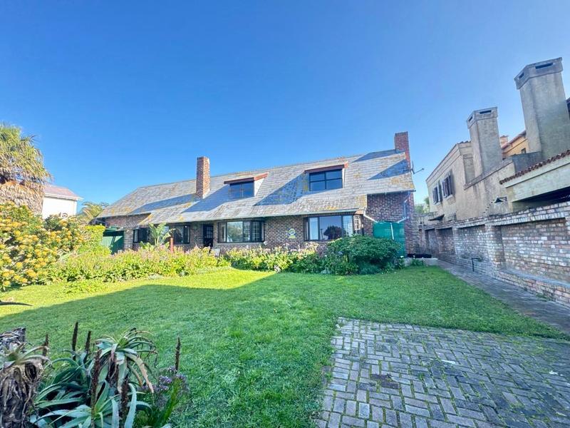 4 Bedroom Property for Sale in Westcliff Western Cape